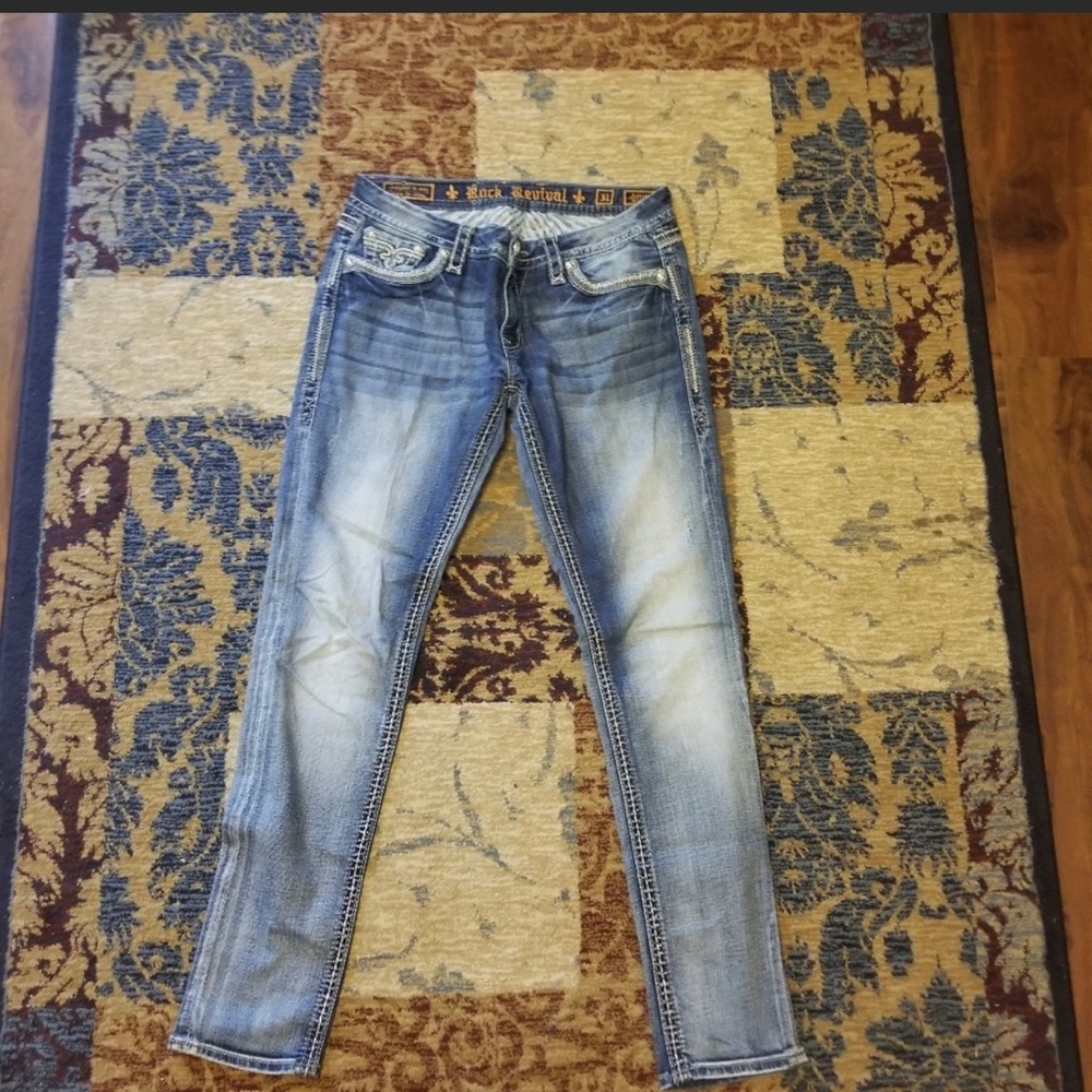 ❤️SOLD❤️ elsewhere 😝Women Rock Revival